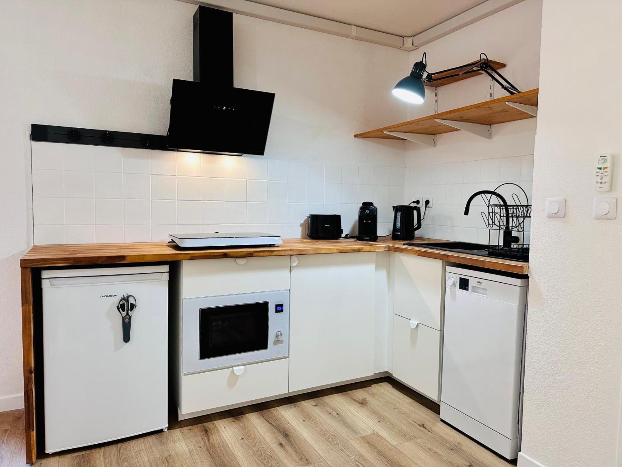 Apartment 40M2-Air Conditioning-Elevator-Underground Parking-Self Checkin! Appart Climatise 40M2-Ascenseur-Parking Souterrain -Arrivee Autonome Avignon Exteriör bild