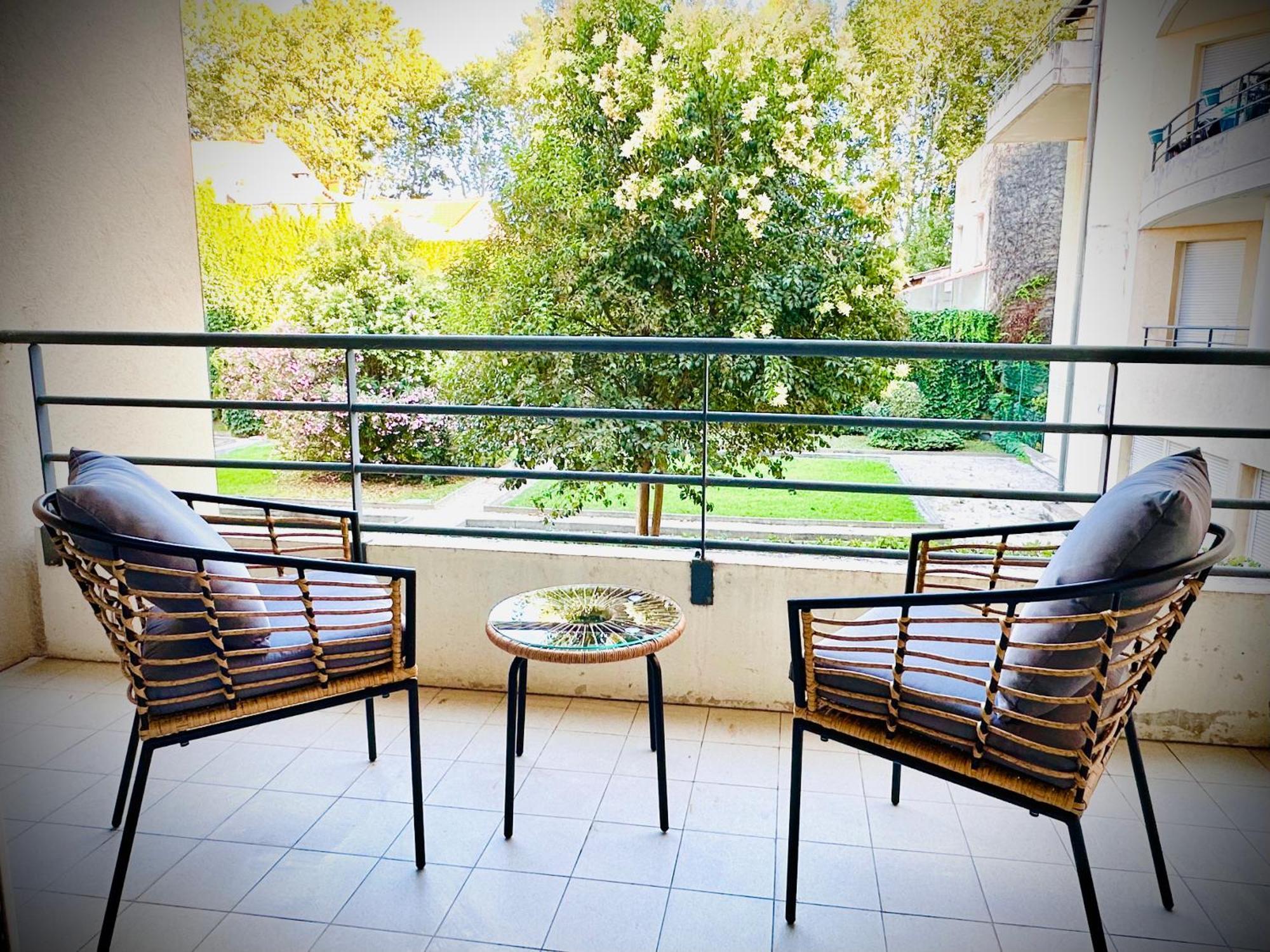 Apartment 40M2-Air Conditioning-Elevator-Underground Parking-Self Checkin! Appart Climatise 40M2-Ascenseur-Parking Souterrain -Arrivee Autonome Avignon Exteriör bild