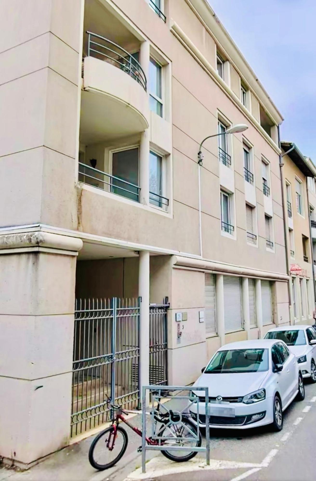 Apartment 40M2-Air Conditioning-Elevator-Underground Parking-Self Checkin! Appart Climatise 40M2-Ascenseur-Parking Souterrain -Arrivee Autonome Avignon Exteriör bild